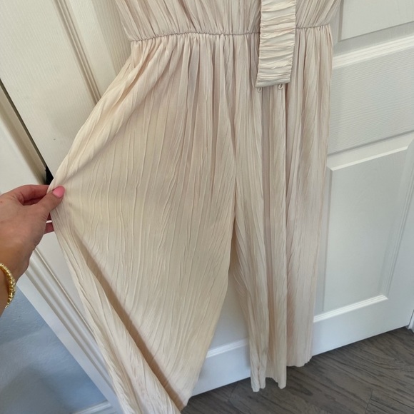 Revolve jumpsuit - Picture 3 of 5